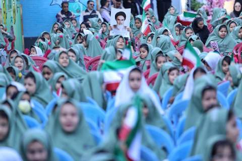 همزمان با سراسر کشور زنگ عاطفه ها در مدارس استان کرمان نواخته شد 1403/07/11